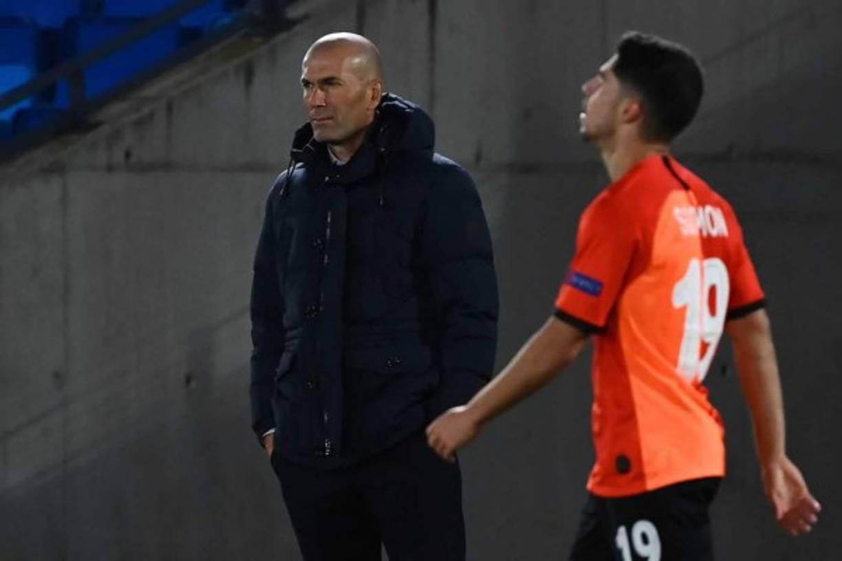La cara que se le quedó a Zidane tras el tercer gol del Shakhtar Donetsk.