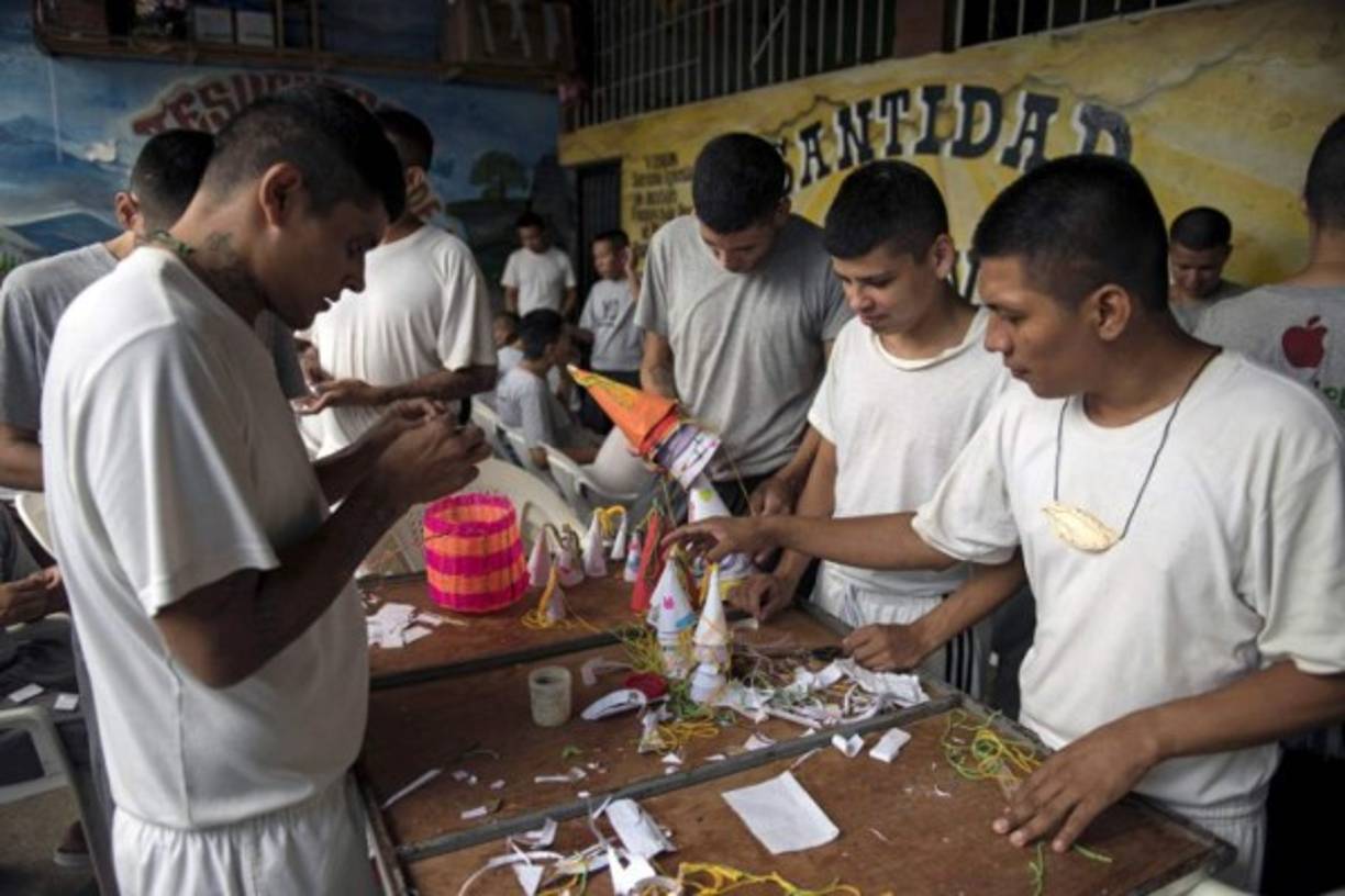 De los casi 1.600 internos de Gotera, sólo 43 rechazan ingresar a dos iglesias evangélicas lideradas por pastores salidos de las mismas pandillas y que lideran el programa que los capacita en diferentes oficios.