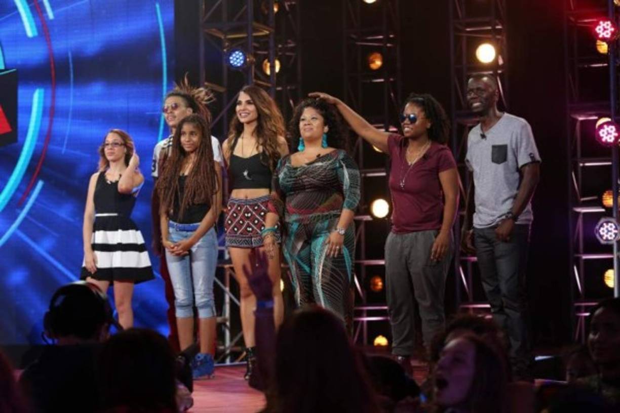 Aaron Bodden junto a su familia.