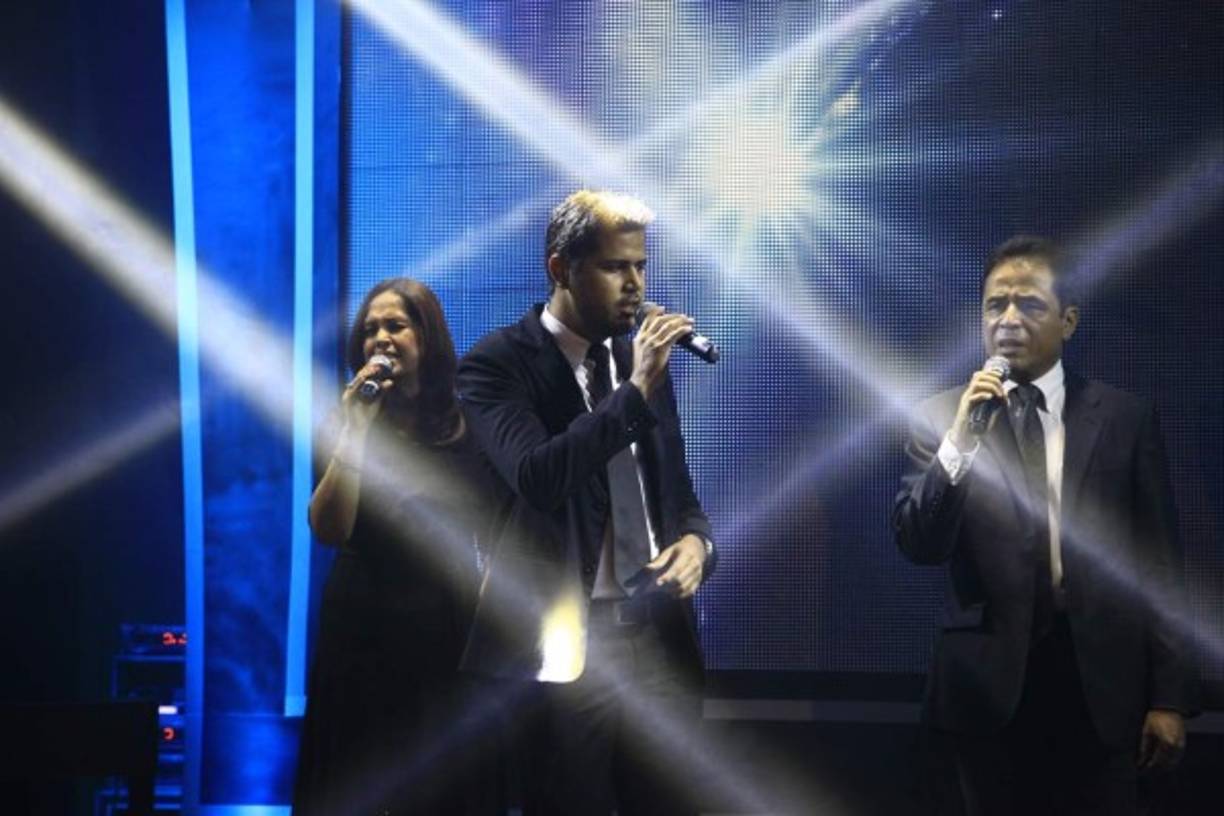 El trío católico Tiara se robó los aplausos con su magistral participación.