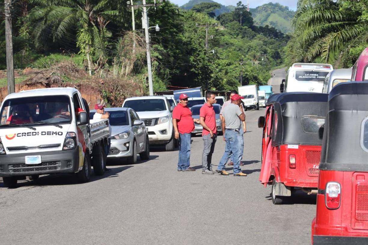 Los manifestantes bloquearon la principal vía que conecta Colón con Atlántida y Olancho.