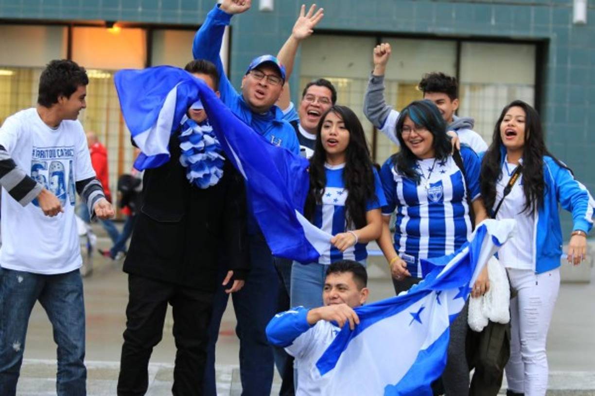 Los cánticos en apoyo a la Selección de Honduras no se hicieron esperar por parte de los aficionados que llegaron al BC Place en Vancouver.