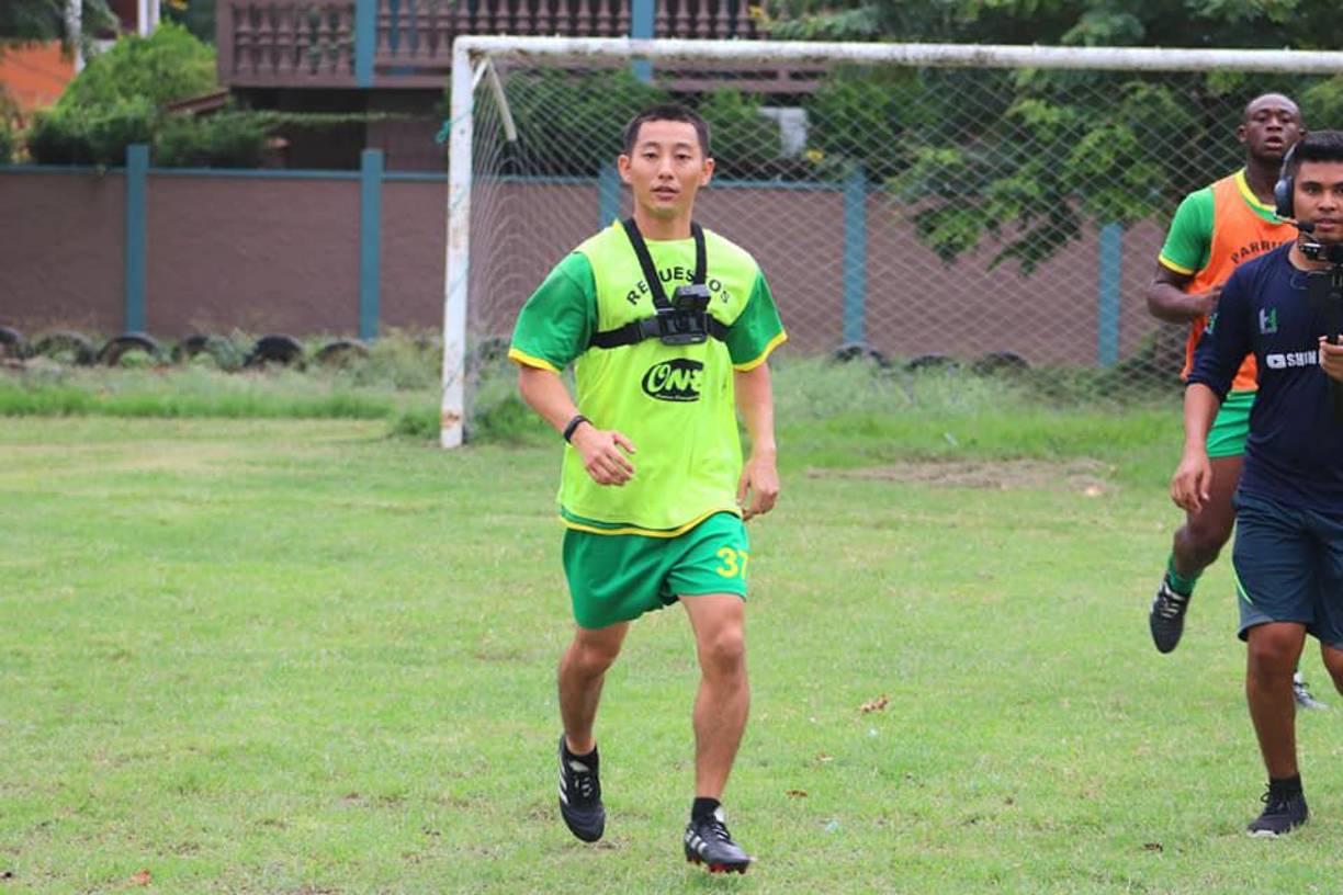 El japonés aprovechó esta nueva experiencia para grabar su contenido para sus redes oficiales, en donde comparte diverso contenido de sus aventuras en Honduras y el progreso de su proyecto en tierras catrachas.