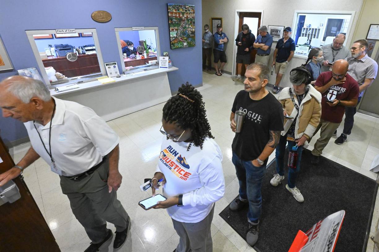 Estadounidenses abarrotan las urnas para definir el control del Senado y el Congreso