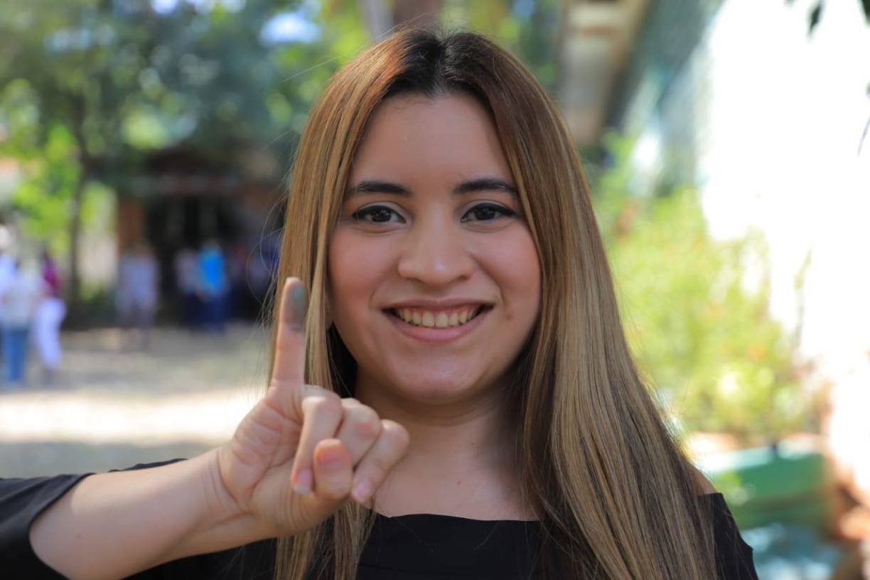 Estas chicas robaron suspiros entre los votantes hondureños