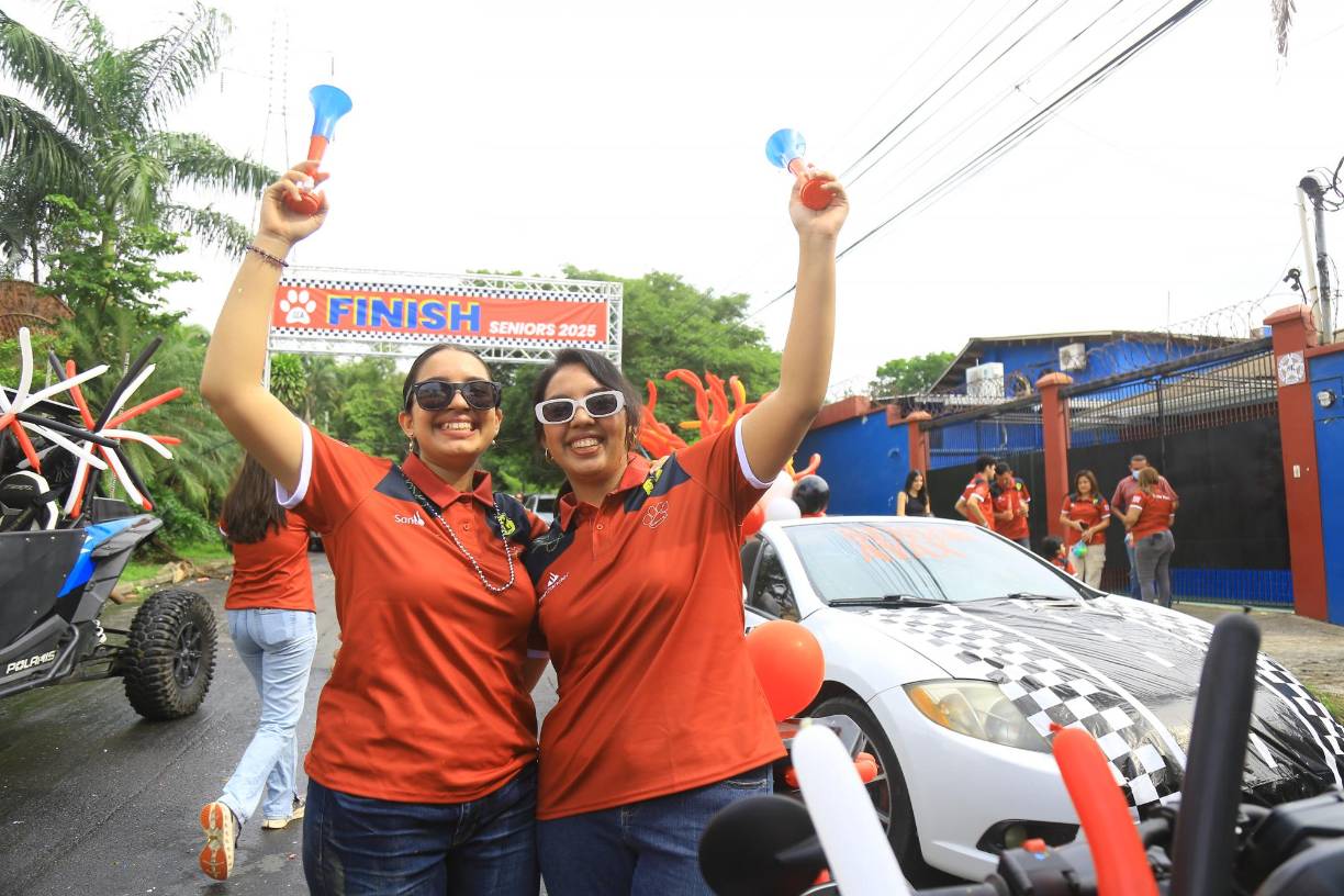 Rebeca y Raquel Flores