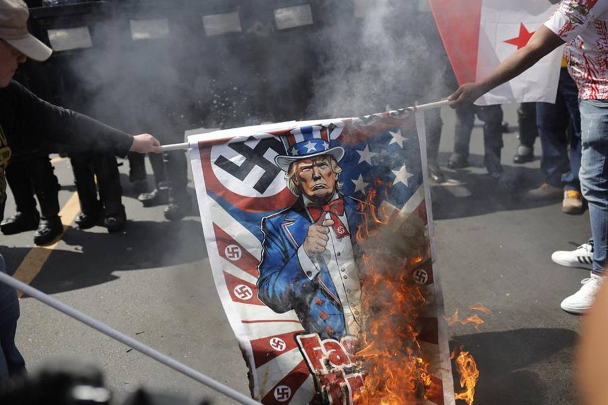 El canal de Panamá une los océanos Atlántico y Pacífico, y por esa vía transita el 3 % del comercio mundial.