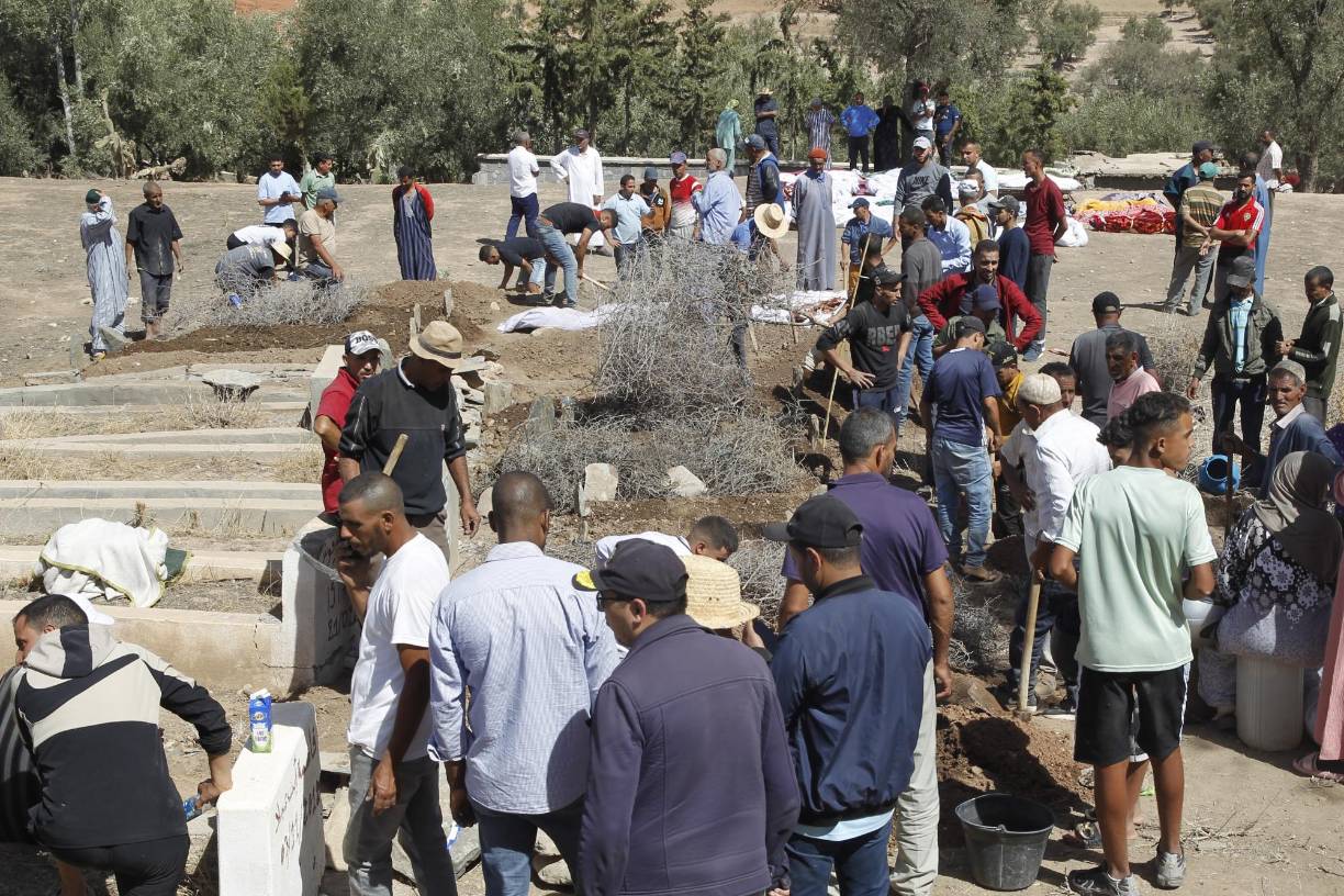 Las autoridades declararon el sábado por la tarde tres días de luto nacional, después del terremoto más potente registrado en el país, según la prensa marroquí.