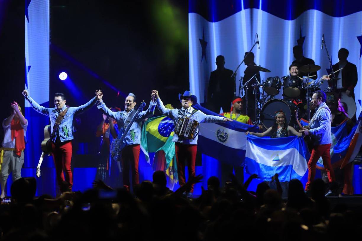 Los artistas se mostraron muy felices por su presentación en Honduras. 