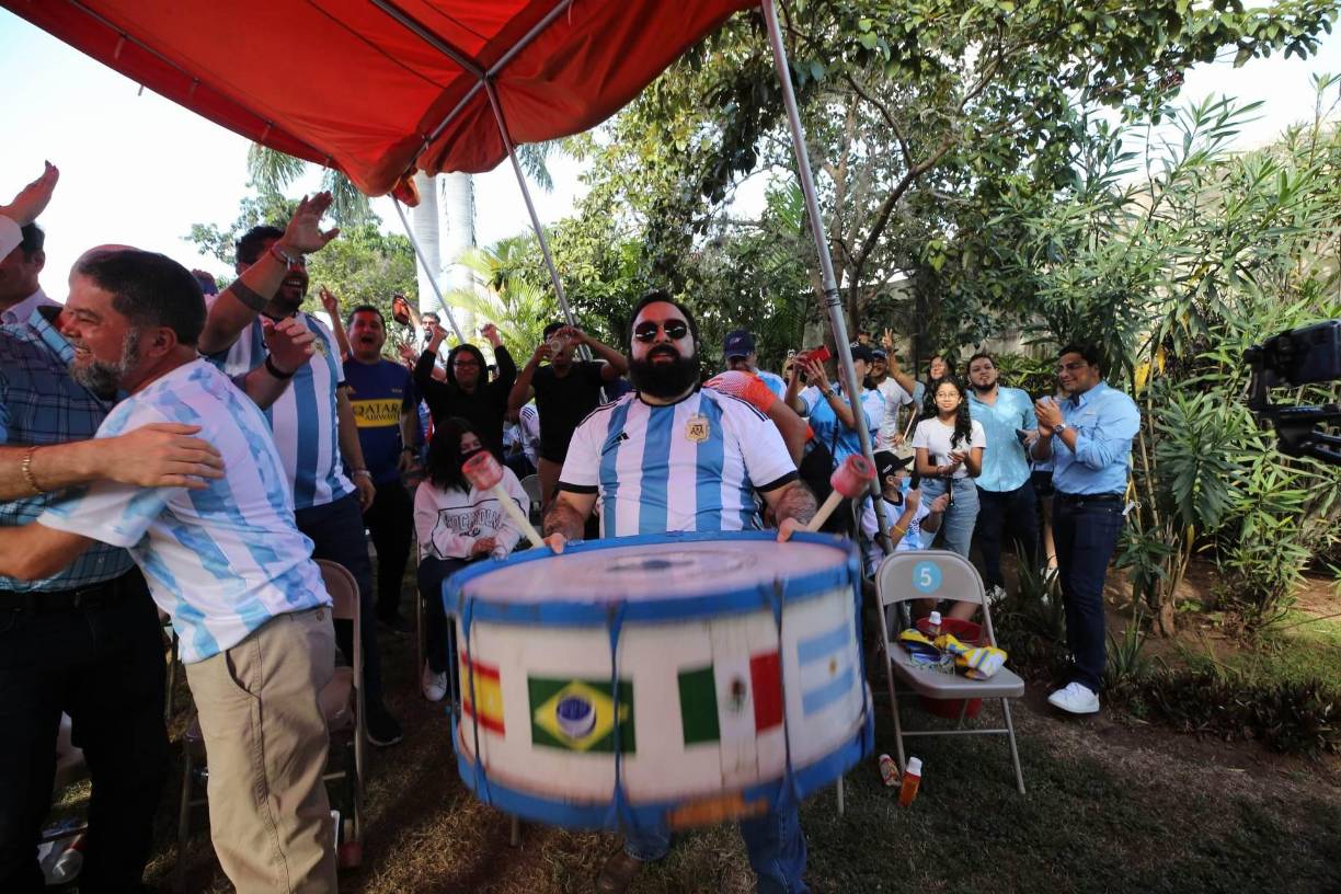 Música y felicidad, es lo que representaba a los presentes.