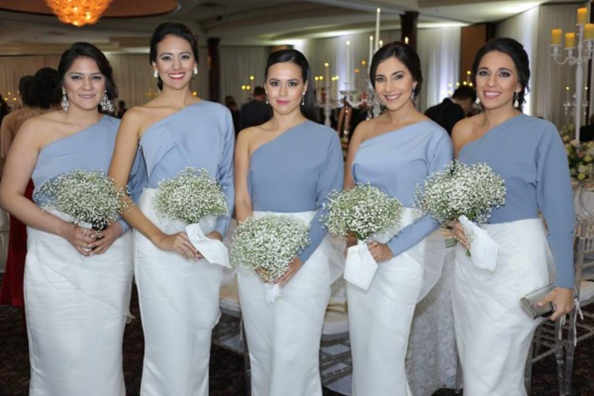 Las damitas Eillim Flores , Renata Méndez, Hortensia Fasquelle, Paola Silvestri y Michele Simán.