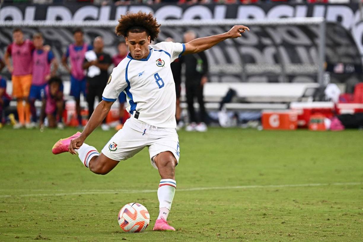 El centrocampista Adalberto Carrasquilla marcó así el penal decisivo para darle la victoria y clasificación a Panamá a la final de la Copa Oro 2023.