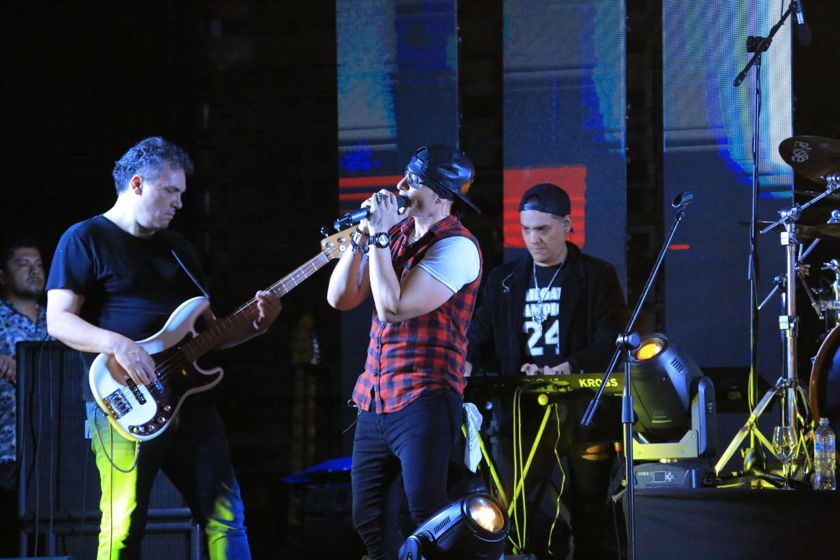 Una noche inolvidable vivieron los sampedranos con el evento “La Hora H”, en donde el músico hondureño Roberto Caicedo deleitó al público junto a artistas como Alan Boguslavsky, César “Vampiro” López y Federico Fong. 