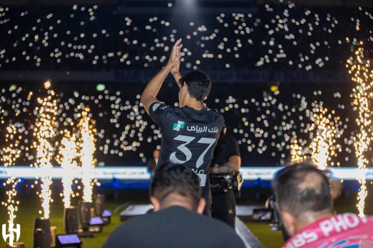 Asimismo, fue presentado el marroquí Yassine Bono, uno de los últimos dos fichajes del club saudí.