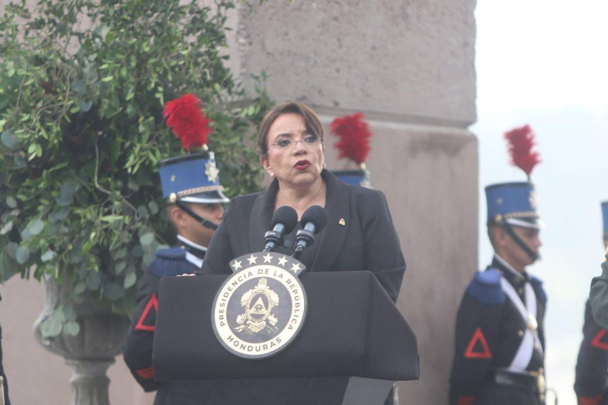 Esas “fuerzas conservadoras”, añadió la mandataria, “son los mismos acusados de narcotráfico e implicados en casos distintos de corrupción que ahora se asocian en un solo bloque partidario de extrema derecha para defender e impedir que se nombre un nuevo fiscal”, en alusión a que el jueves, en un segundo intento, el Parlamento no pudo elegir al nuevo fiscal general del Estado y al fiscal general adjunto.