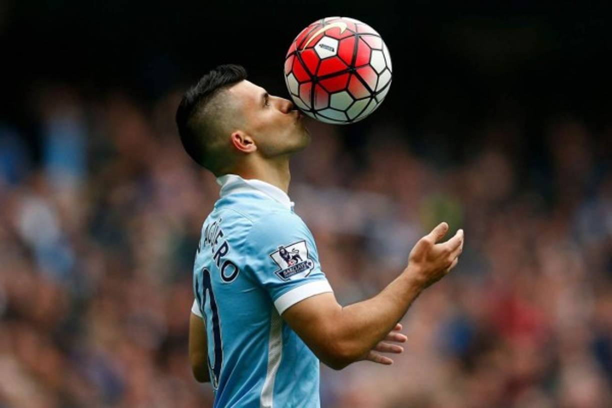 Nº9 Sergio 'Kun' Agüero es el referente en el ataque del Manchester City. Se ha convertido en una de las grandes figuras del fútbol. Por esa razón, su caché ha hecho que se embolsara el pasado año la cantidad de 23 millones de euros.