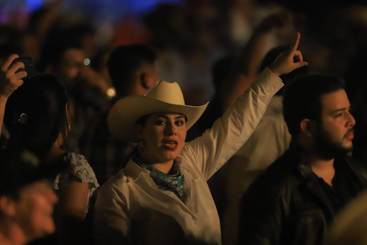 Esta hermosa dama también cautivó. 