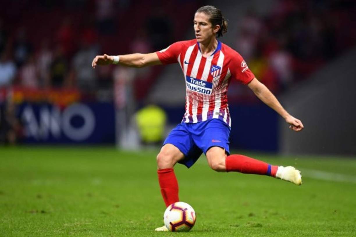 Filipe Luis: El lateral brasileño dejaría al Atlético de Madrid y se menciona que el PSG y Barcelona lo quieren.