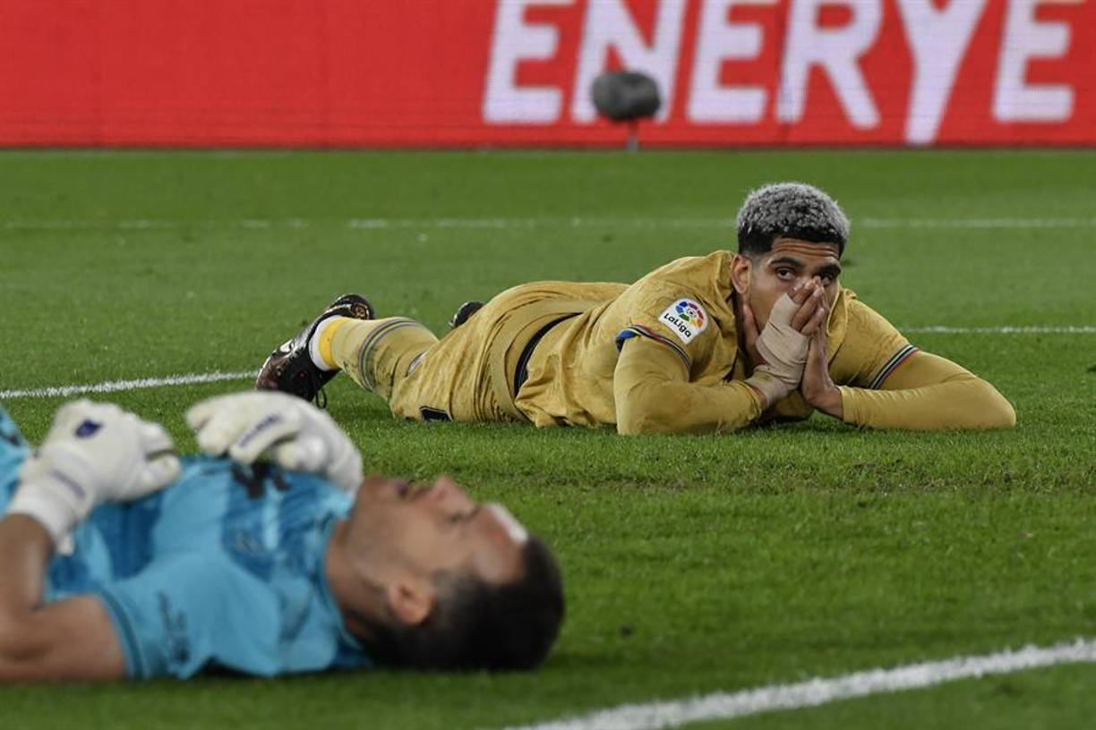 Aunque todo parecía indicar que el conjunto de Xavi se llevaría una victoria más y la posibilidad de aumentar la ventaja a 10 puntos del Madrid, sucedió la sorpresa.