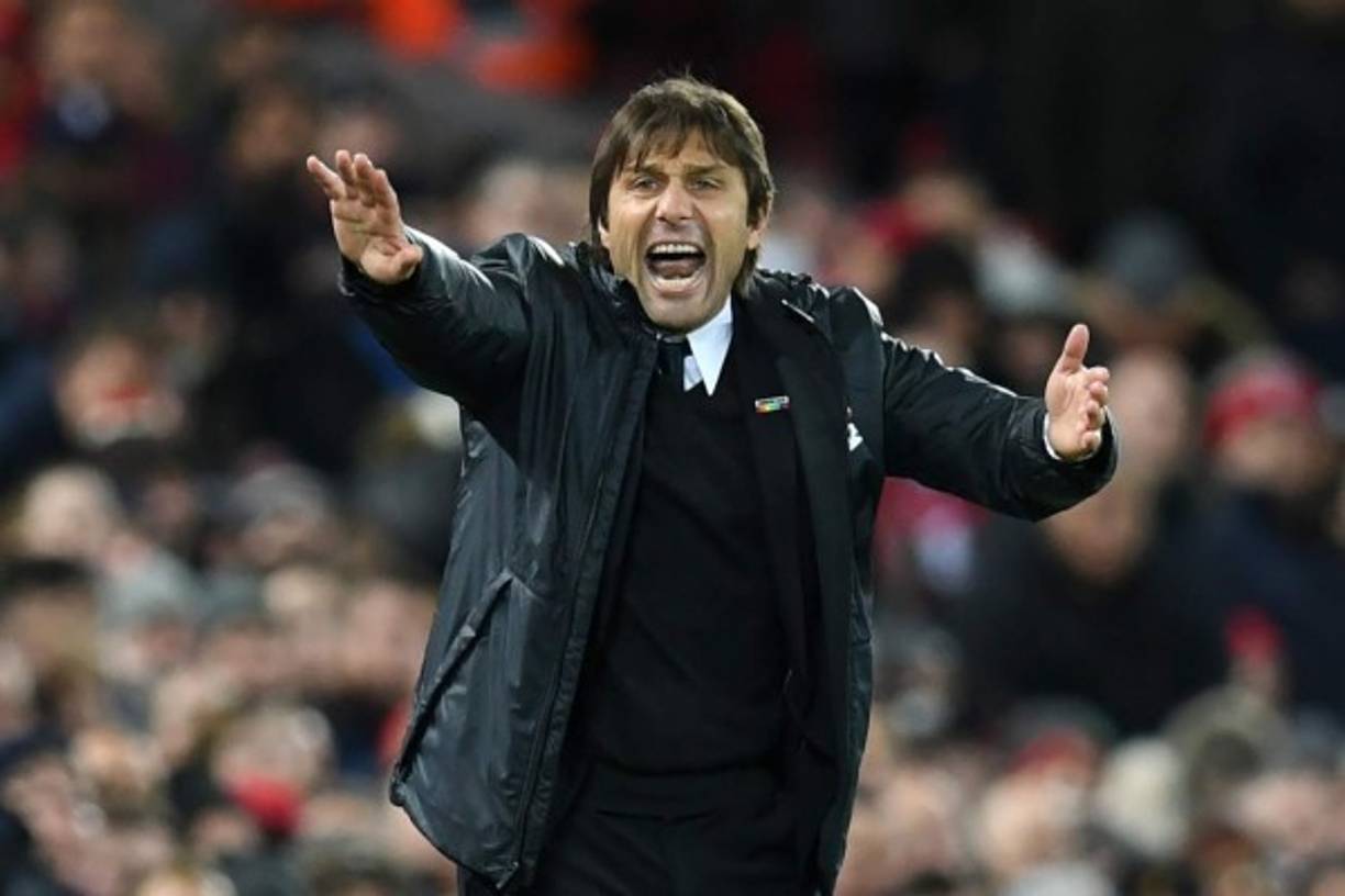 El Real Madrid ha activado la opción de Antonio Conte para reemplazar a Zinedine Zidane. Tras quedar descartado Mauricio Pochettino, desde el club blanco se han puesto los ojos en el italiano, que sigue vinculado al Chelsea pero en el que todo apunta a que no continuará, de ahí que contractualmente no debería haber problema. Ahora mismo se puede decir que es el primero de la lista, según Marca. Foto AFP