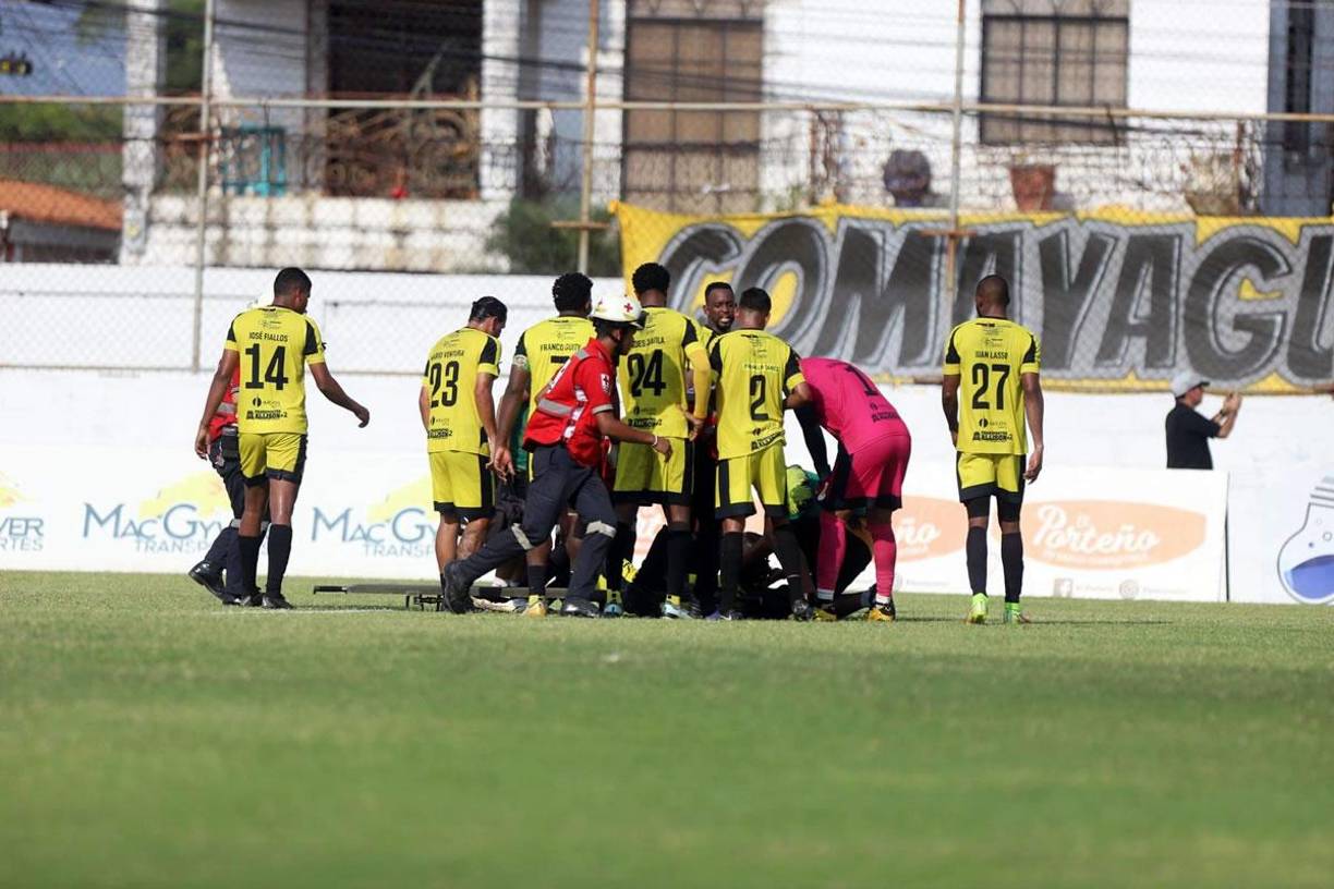 Leonel Casildo, jugador del Génesis, se desplomó en el terreno de juego mientras se disputaba el partido de la Gran Final de Ascenso ante el Platense.