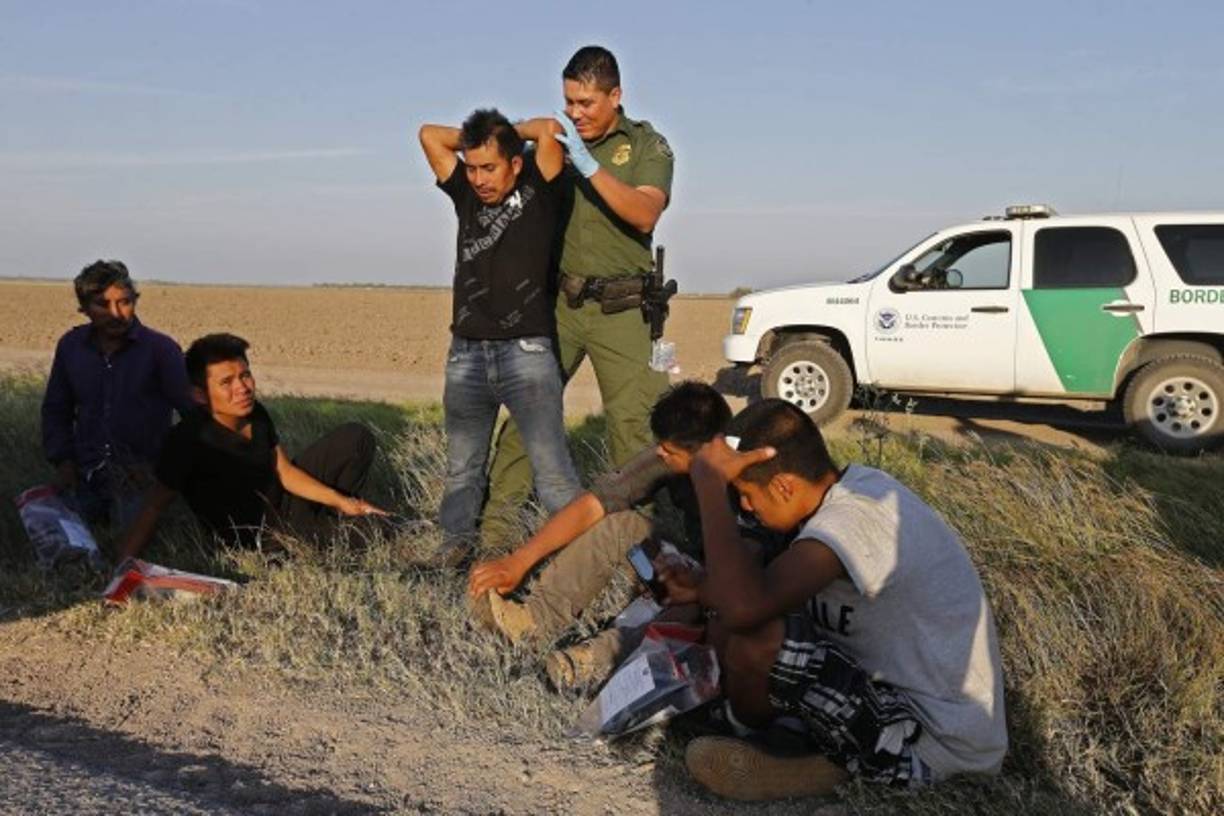Los agentes también pueden enviar a los inmigrantes a los centros de detención ubicados en Texas, Estados Unidos.