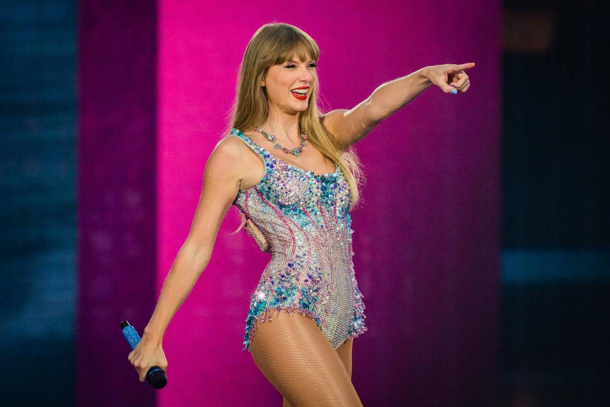 <b>¿Cuál es su estatura?</b> La cantante mide 1.79 metros sin tacones.