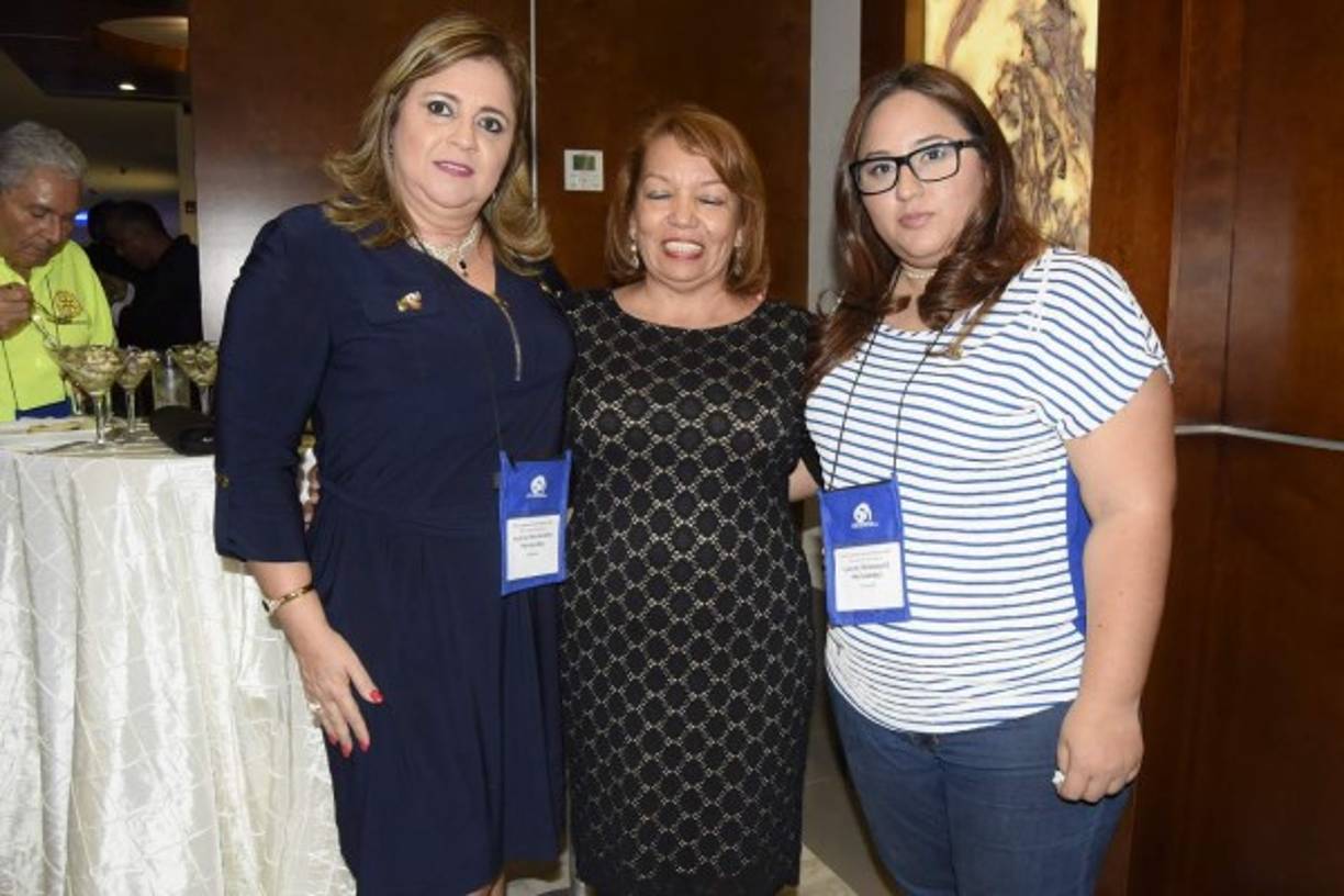Ivonne Hernández, Yoly López y Laura Velásquez.