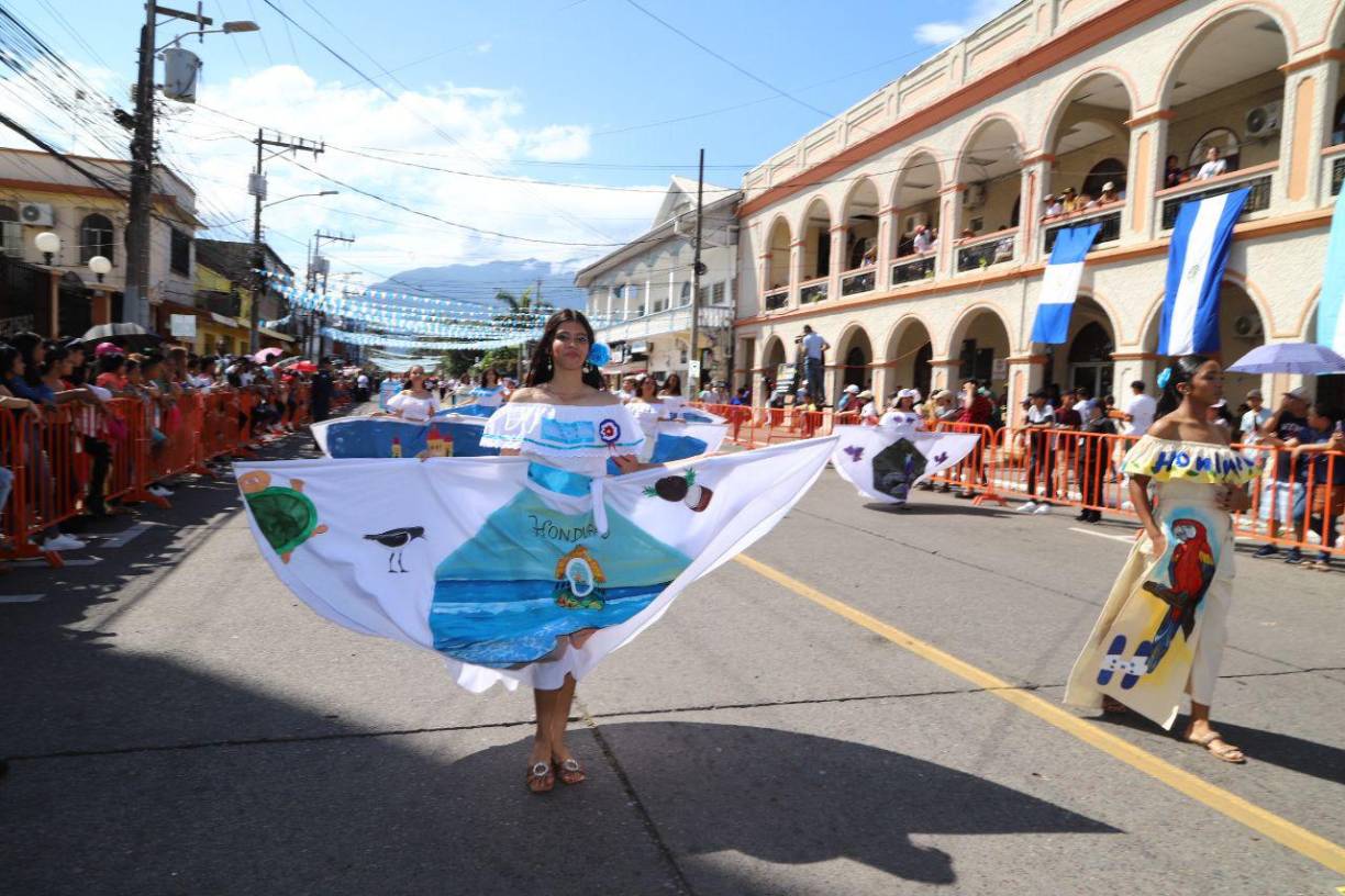 Fervor y amor patrio en los desfiles de La Ceiba