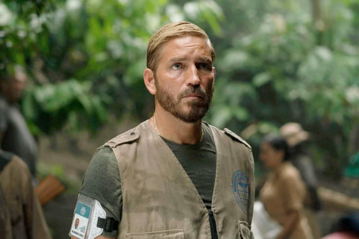 Además de Caviezel (“La Pasión de Cristo”, “Frequency”, “Deja Vu”), actúan en “Sound of Freedom”, Mira Sorvino (“The Final Cut”, “Psych”, “After Ever Happy”); Bill Camp (“12 Years a Slave”, “The Queen’s Gambit”, “Joker”); José Zúñiga (“Twilight”, “Madame Secretary”, “American Crime Story”).