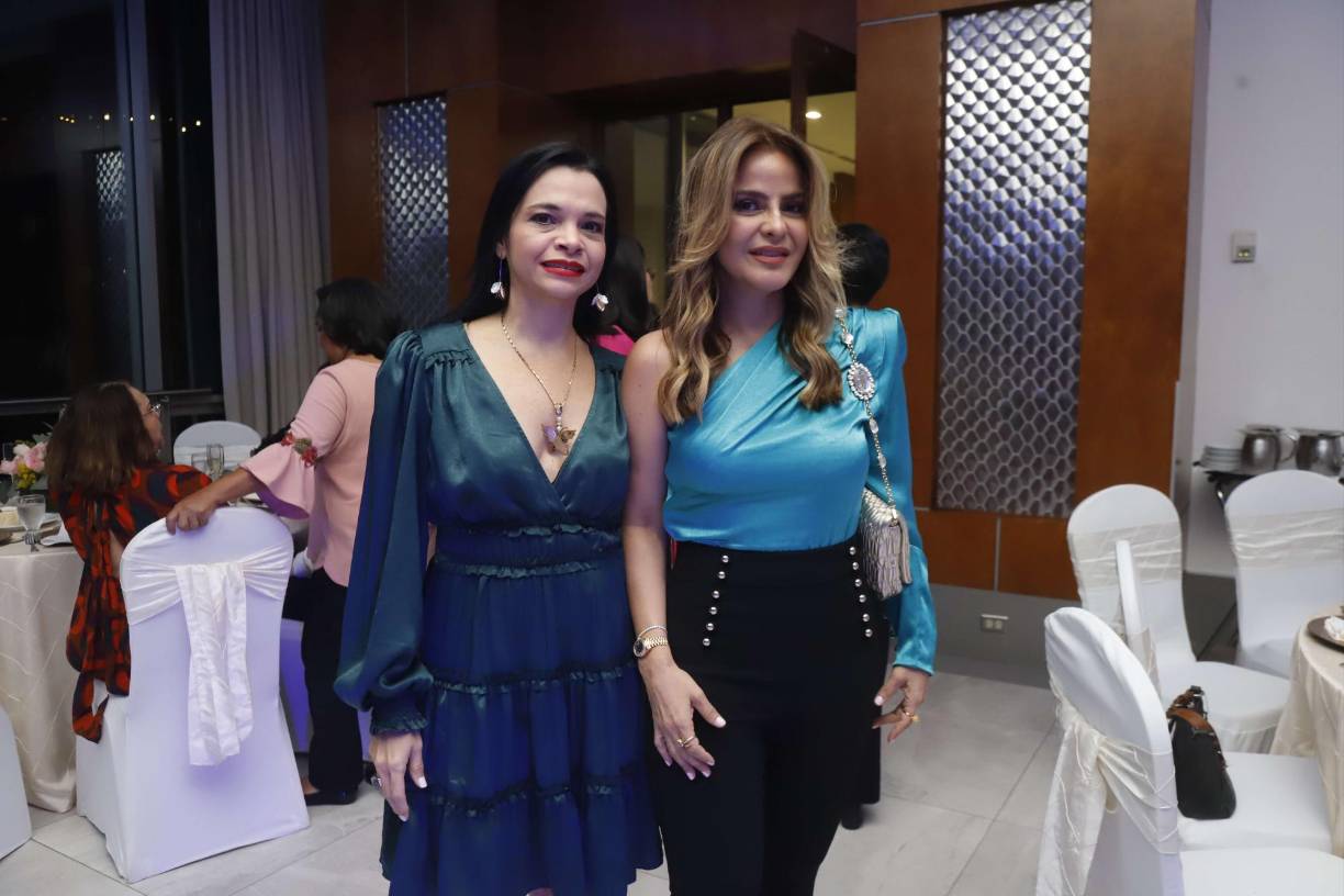 Claudia Zerón y Karol Cabeza