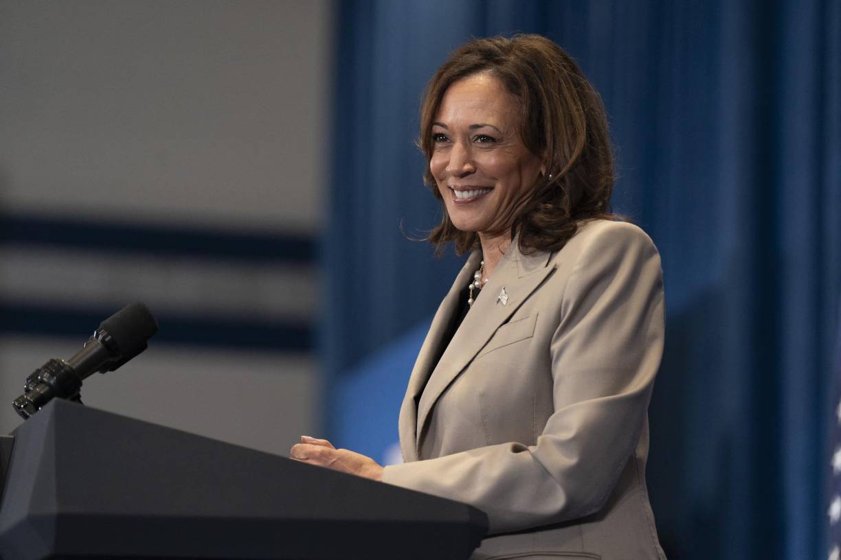 Kamala Harris, a quien sus familiares llaman “Momala”, es una gran cocinera. Durante un viaje oficial a París, aprovechó para comprar unas cacerolas de cobre.