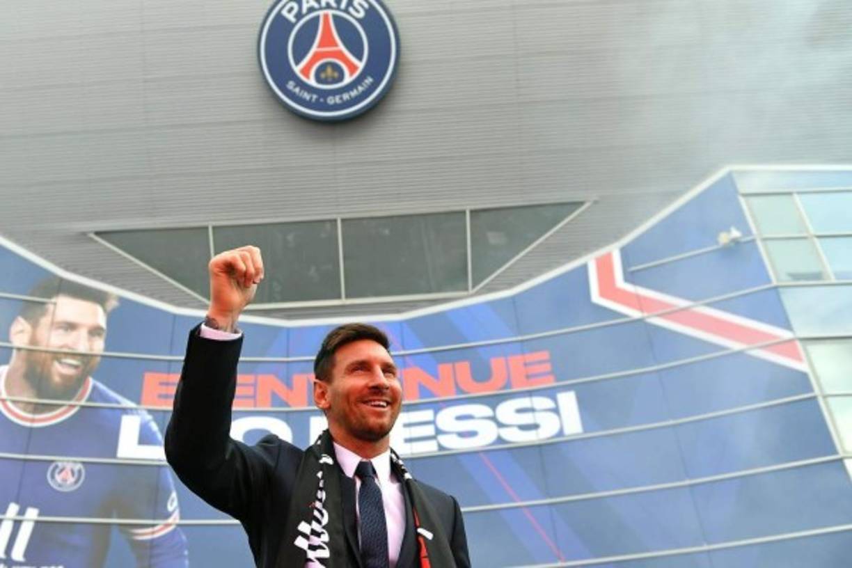 Messi percibirá 40 millones netos por cada temporada en el PSG, convirtiéndose así en el futbolista mejor pagado de la plantilla francesa, superando los sueldos de su amigo Neymar y de Mbappé. Foto Facebook Lionel Messi.