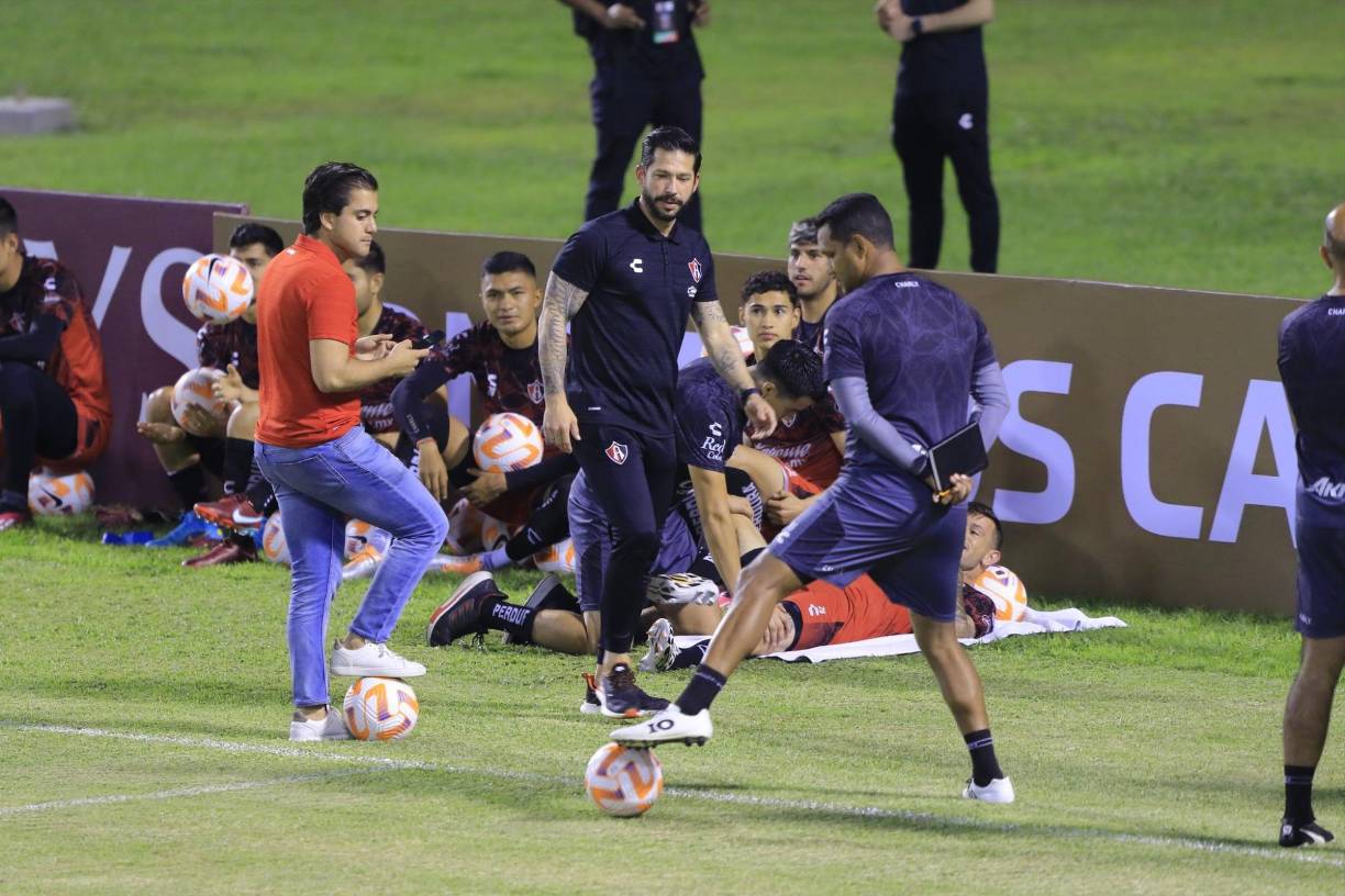 Encabezados por el entrenador Benjamín Mora, la plantilla del Atlas cerró su preparación para el duelo ante Olimpia.