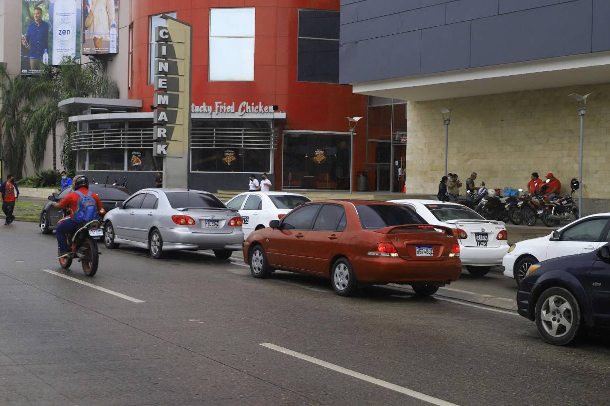 Y en el rubro no falta quien se molesta con que le digan taxista porque afirma que es “empresario del transporte”.