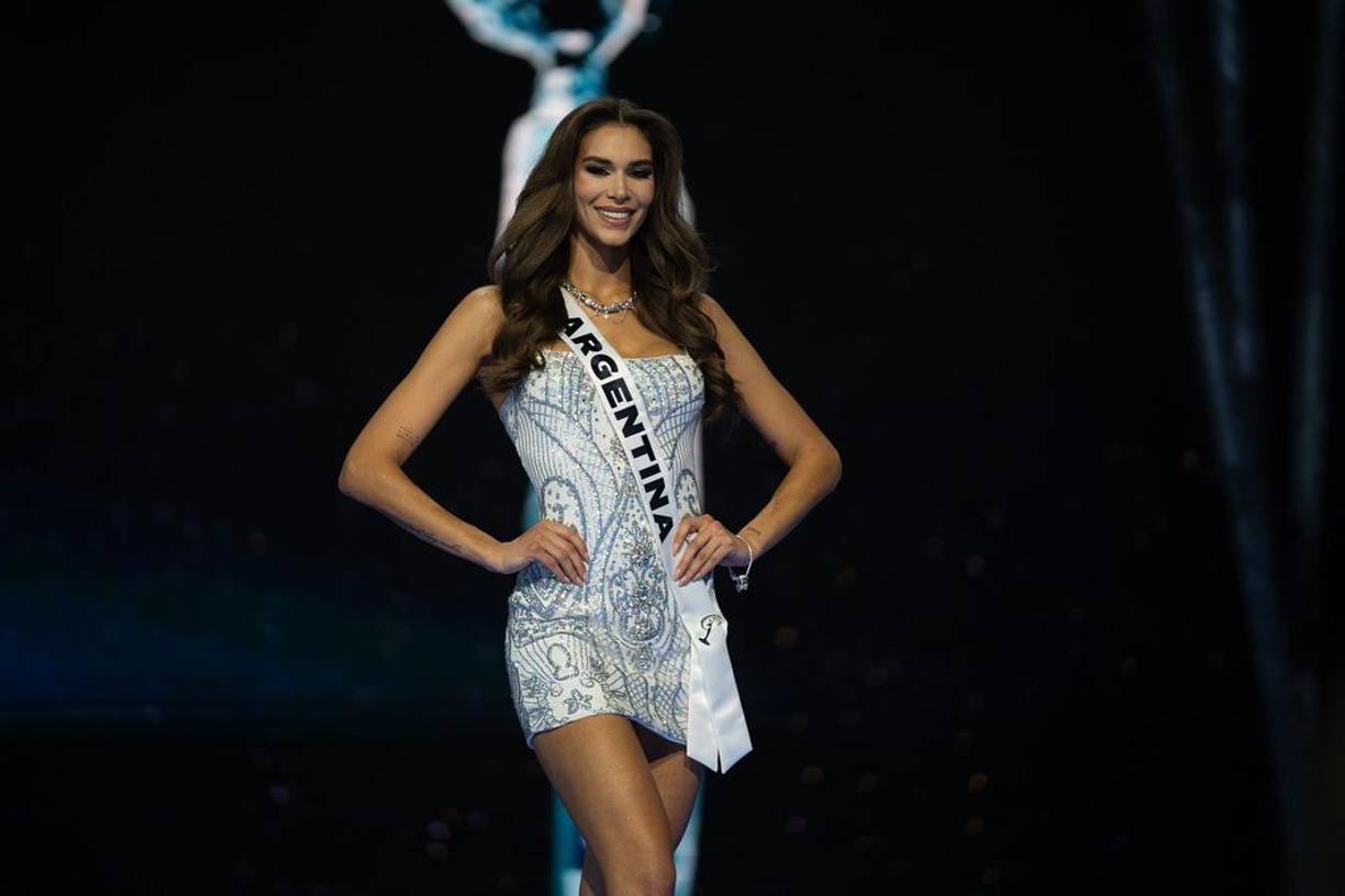 Magalí Banejam, la joven que representó a Argentina en el último certamen de Miss Universo 2024,<b> fue destituida por la organización.</b> La durísima e inédita sanción ocurrió casi dos meses después del tradicional certamen celebrado en México, en el cual la joven terminó dentro del top 12. La joven cordobesa de 30 años, hoy en Barcelona, realizó polémicas declaraciones que le costaron su lugar.