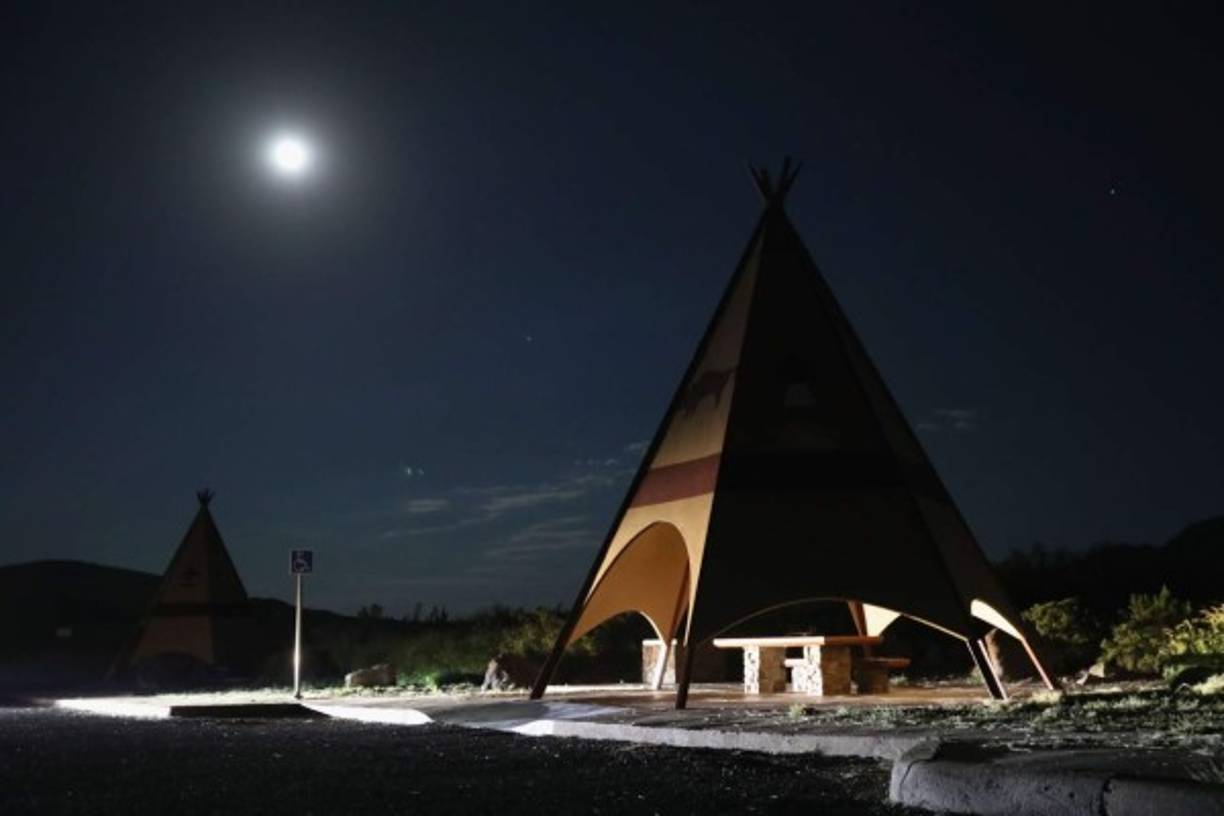 Así admiraron la superluna en Presidio, Texas.