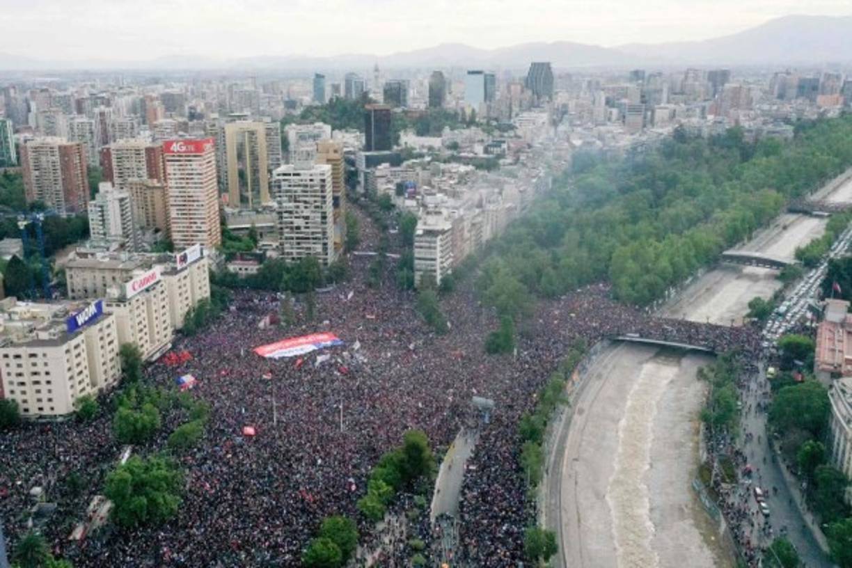 Un millón se reunieron en la Plaza Italia de Santiago, Chile.