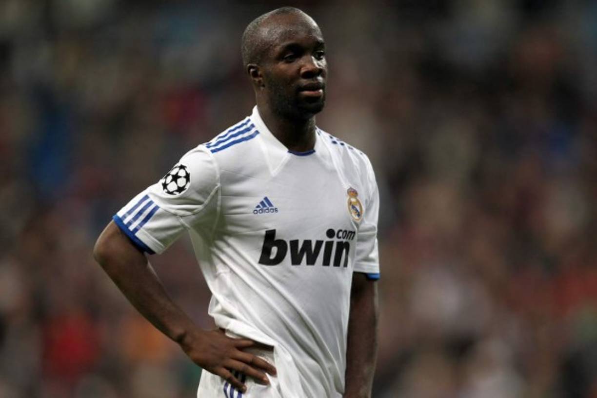 La prensa francesa sitúa a Lass Diarra como nuevo jugador del Paris Saint Germain. El ex del Real Madrid volvería a jugar en Europa tras su paso por Emiratos Árabes Unidos. El diario francés SFR Sport afirma que este fichaje obedece a la necesidad del equipo parisino de encontrar a jugadores libres para hacer frente al fair play financiero.