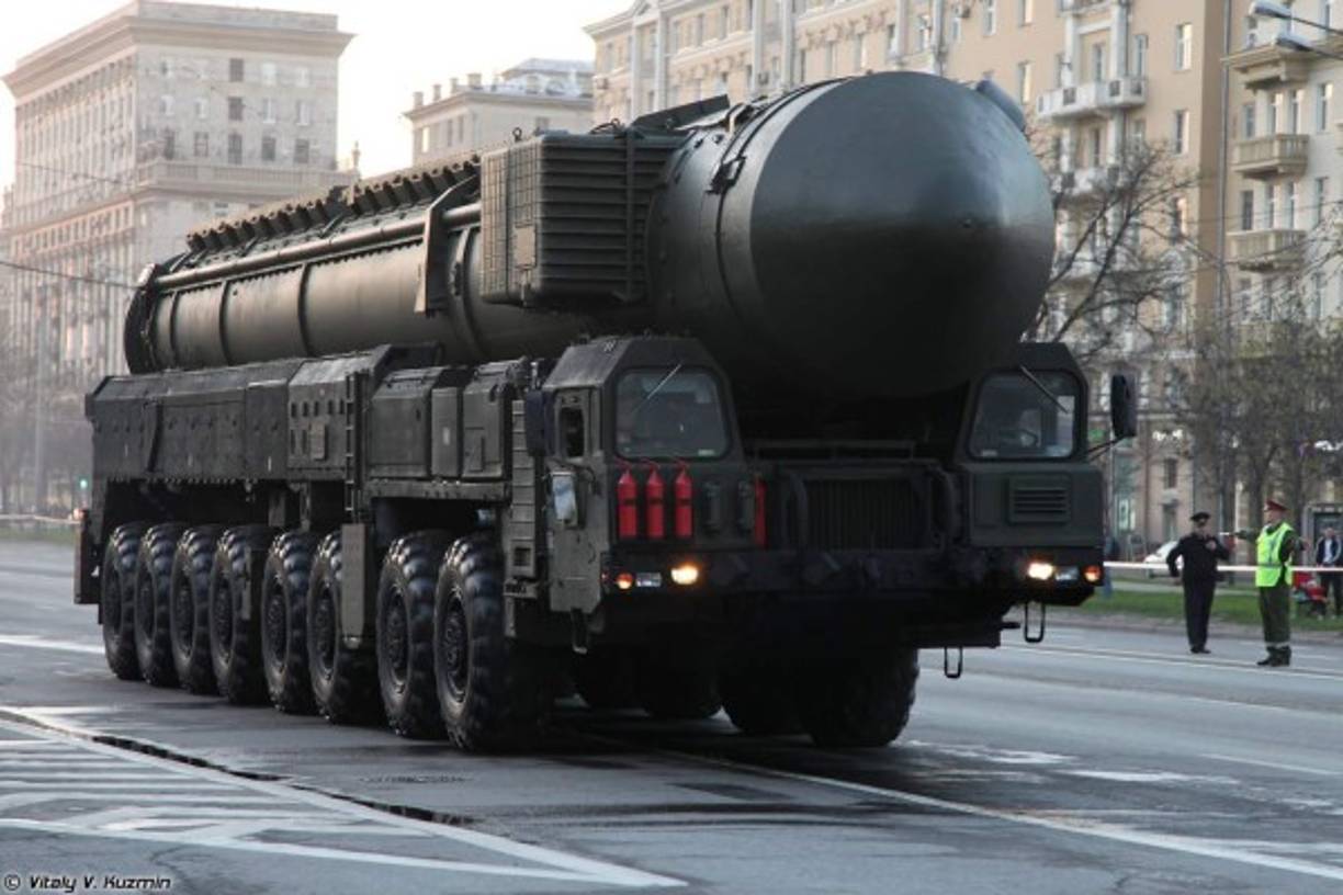 Tercera guerra mundial. Existen unas 16.300 armas nucleares en el mundo, según la Federación de Científicos Estadounidenses . 1800 cabezas nucleares, repartidas entre Rusia y EUA. Un ataque nuclear es inminente.