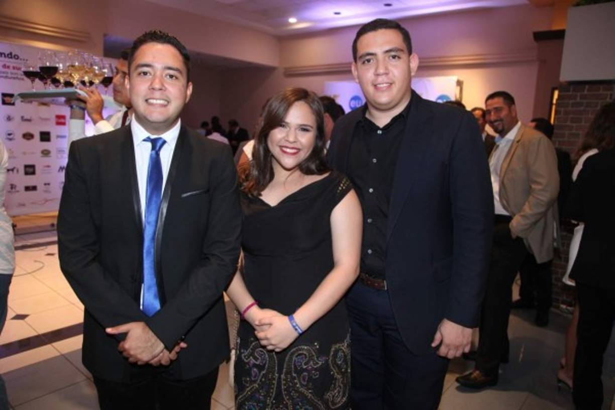 Nimrod Rodríguez, Cinthya y Héctor Aguilar.