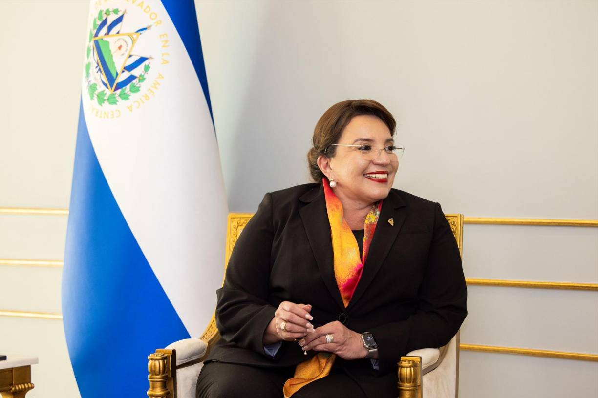 Agregó que también conversaron sobre la posibilidad de activar un convenio para que los vuelos centroamericanos se tipifiquen como “nacionales”. 