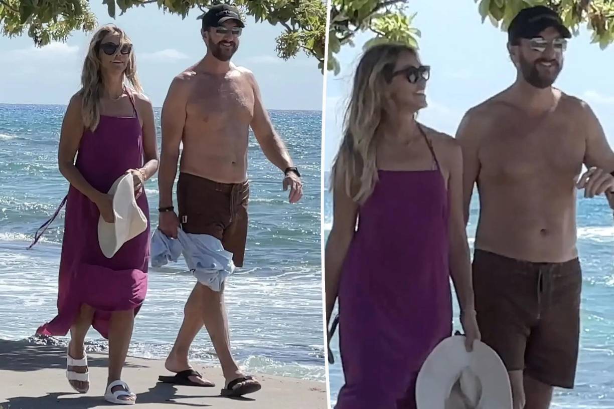 En nuevas fotos publicadas en el Daily Mail, Christine, de 49 años, fue vista paseando por la playa con Josh Connor, quien aparentemente es un financiero y amigo de la familia Costner. 