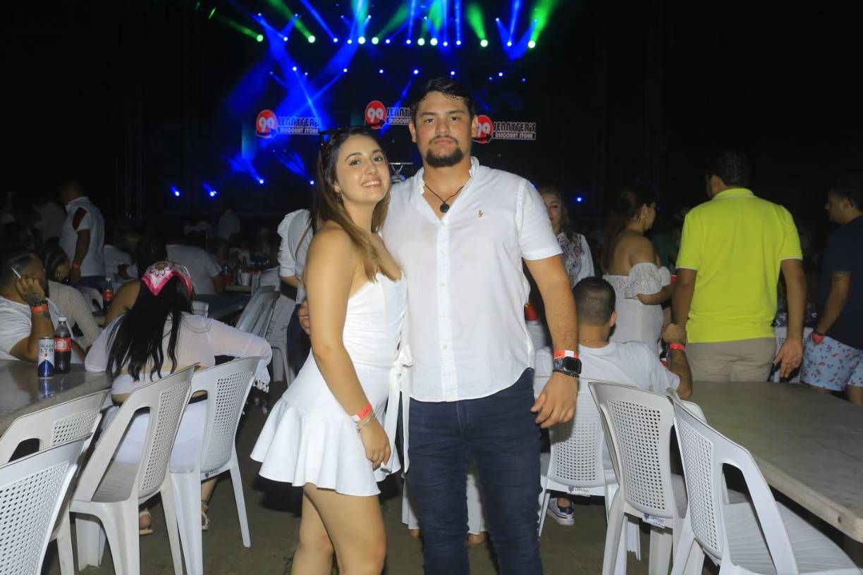 Fotos: Hondureños disfrutan al ritmo de Jorge Celedón