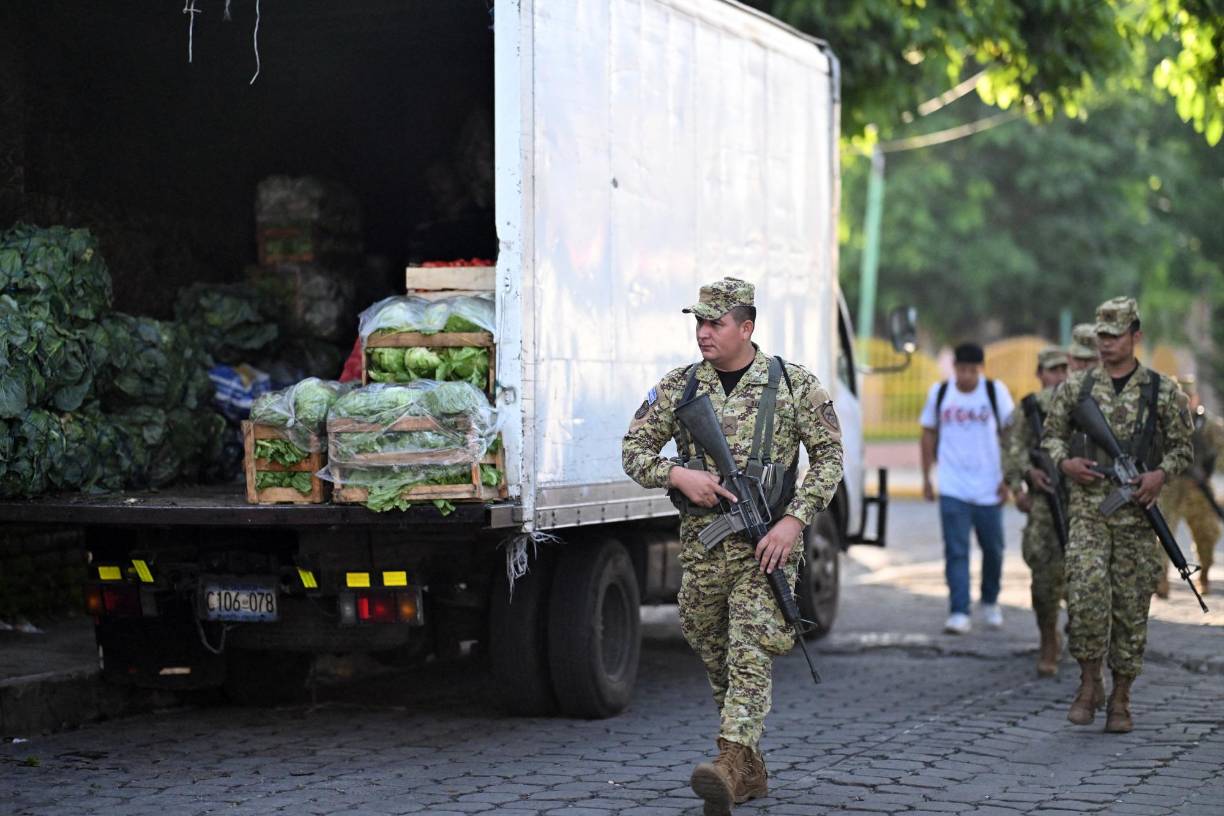 “Con este proyecto, acercamos a productores, importadores y emprendedores directamente a los clientes”, enfatizó.