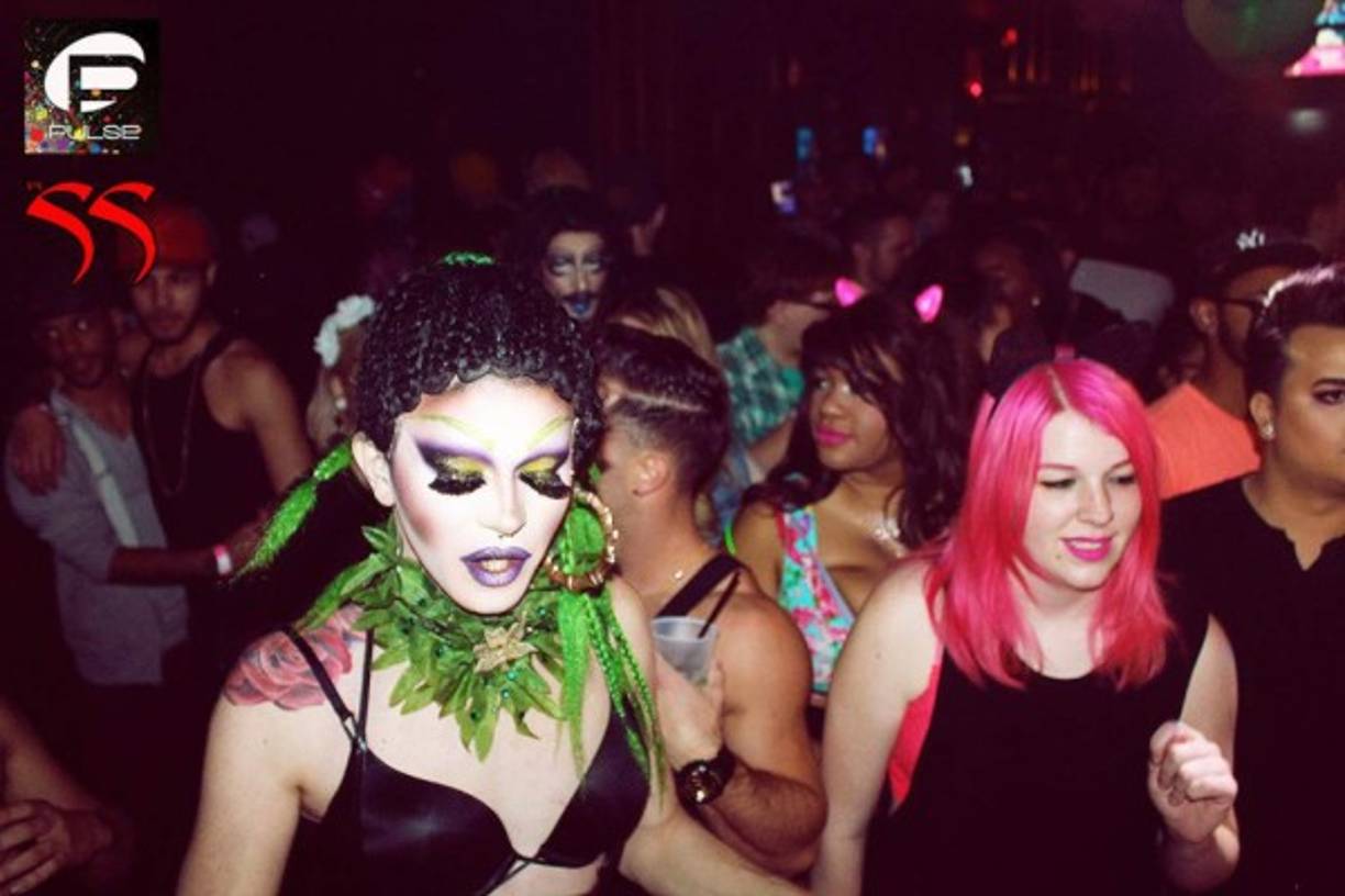 A la hora del tiroteo se estima que unas 200 personas celebraban una fiesta latina.