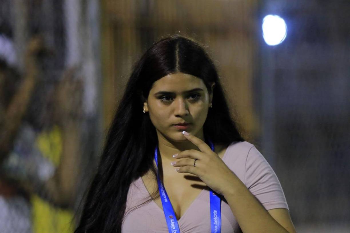 Esta joven estuvo en el estadio Ceibeño trabajando con uno de los equipos involucrados.