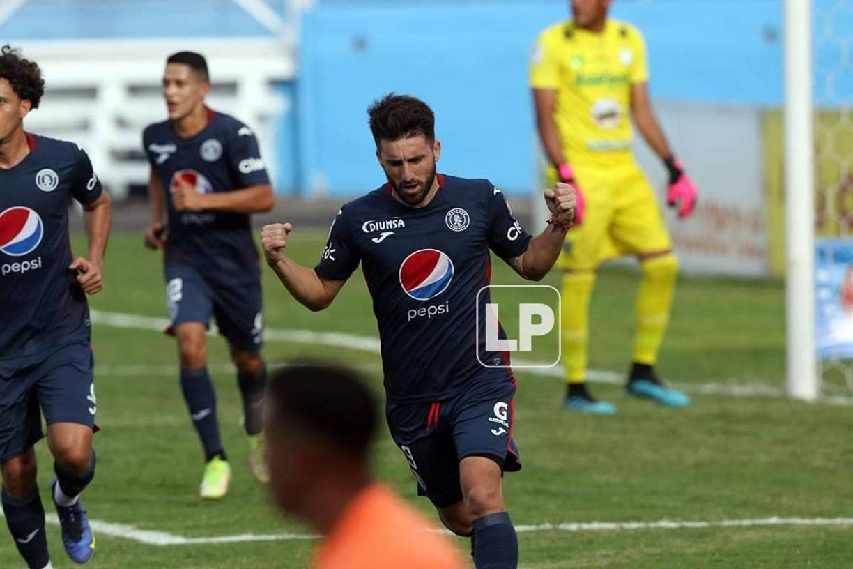 El argentino Franco Olego marcó el primer gol del partido frente al Platense.