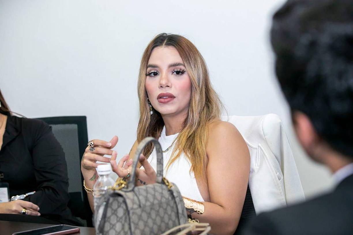 El funcionario destacó que la faceta de Jennifer (Funes) “le permitió pensarse mas allá de ayudas superficiales y decidió compartir con nosotros su proyecto de proyección y concientización sobre dicha temática, el cual valoramos enormemente por su entrega y amor hacia los animales, en un contexto en cual las sociedades van transitando por múltiples problemáticas”. 