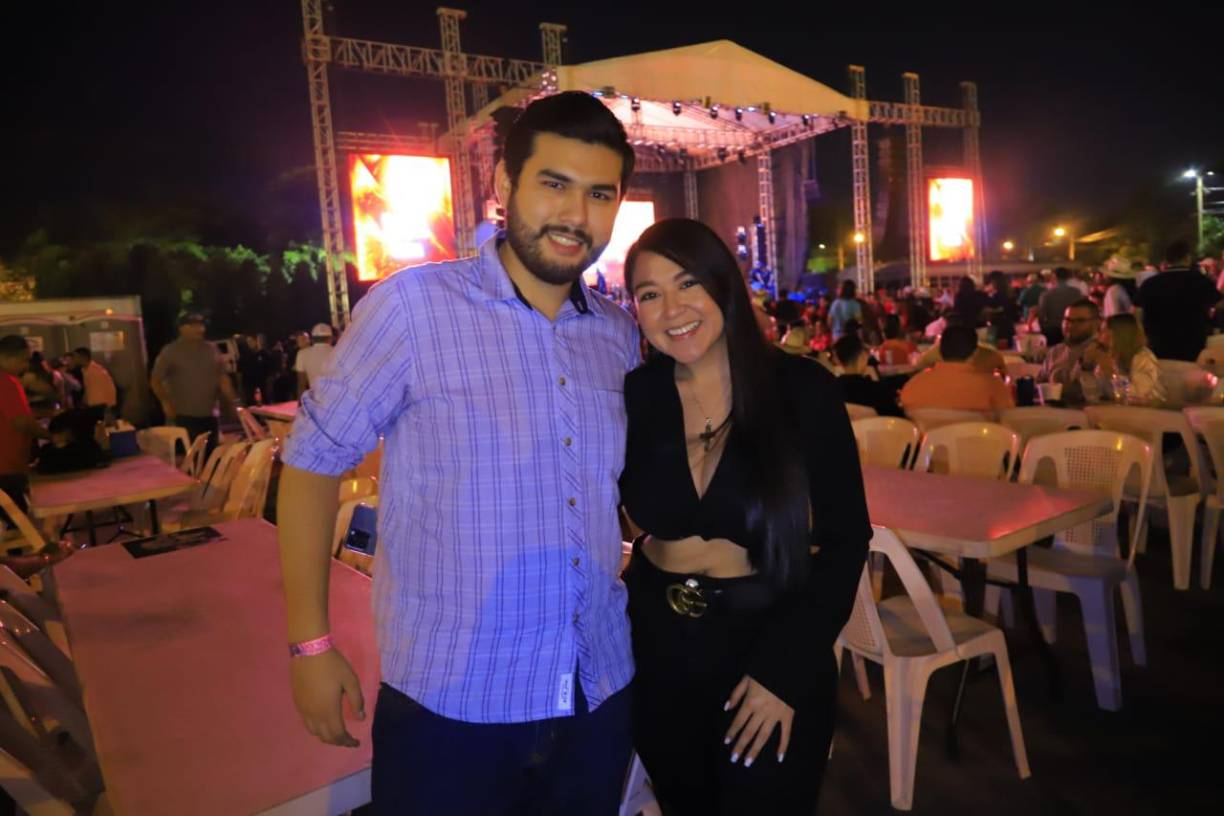 Felipe Peña y Jenny Maldonado.